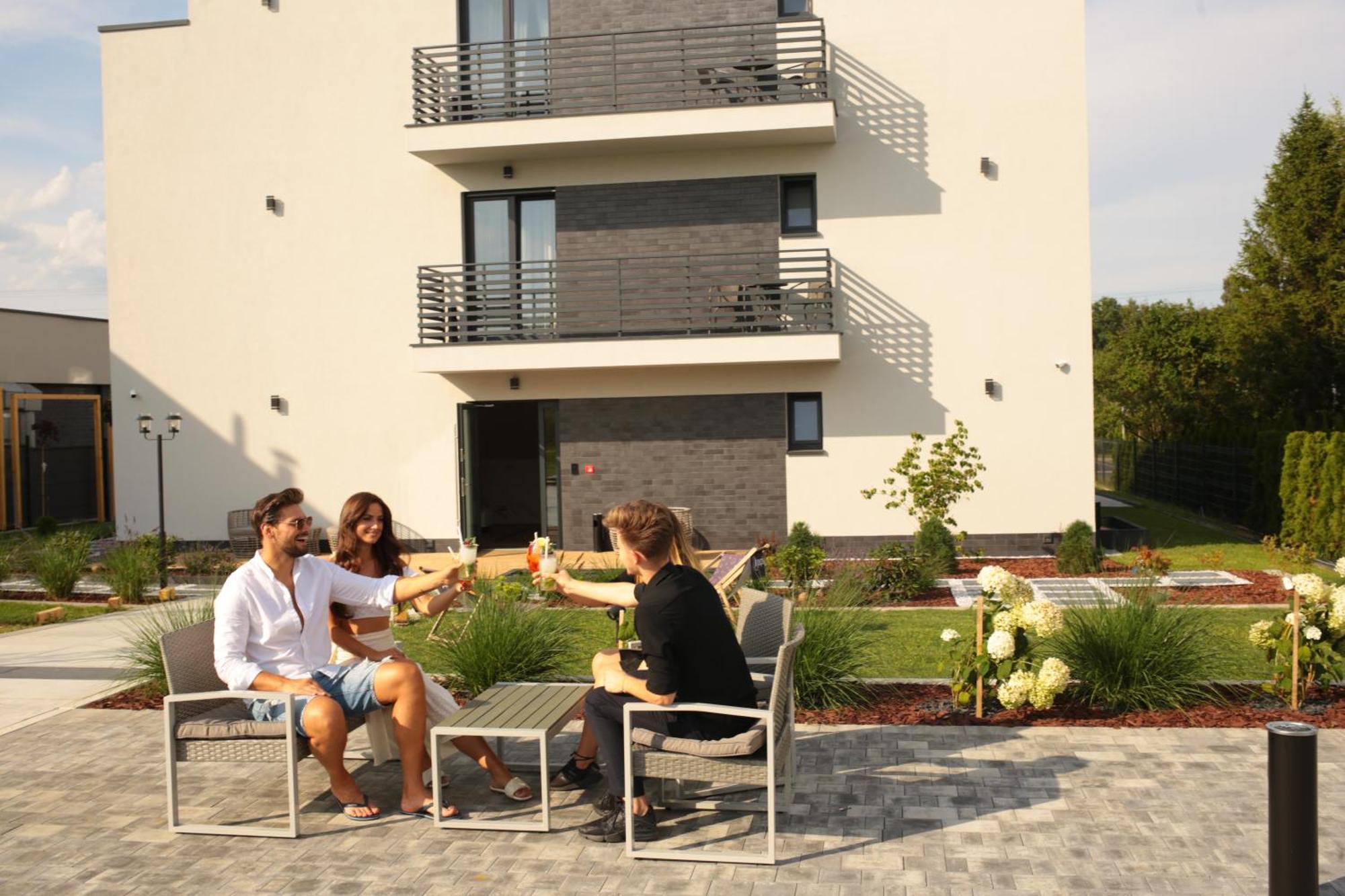 Resto Inn - Smart Apartamenty Blisko Energylandii Polwies Εξωτερικό φωτογραφία